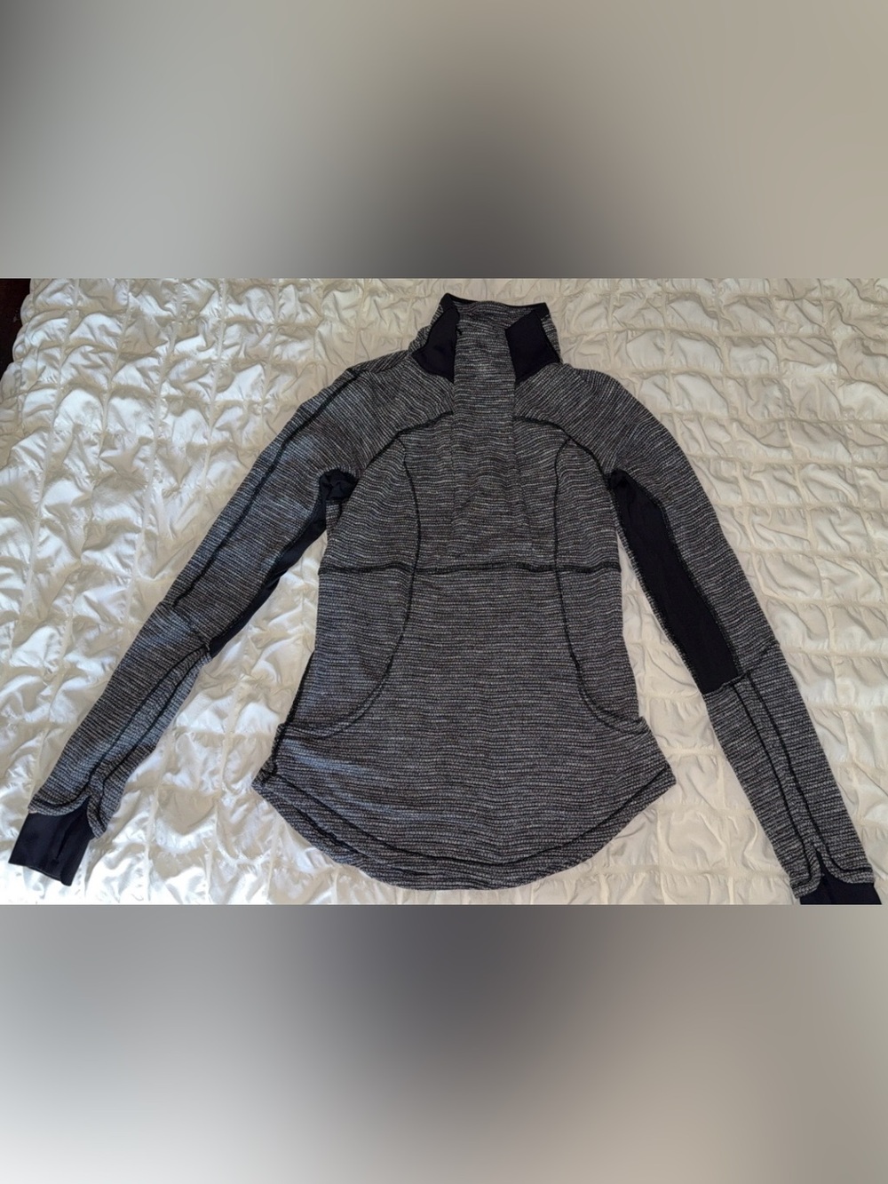 Lululemon Base Runner 1/2 Zip
Pullover, Size 4